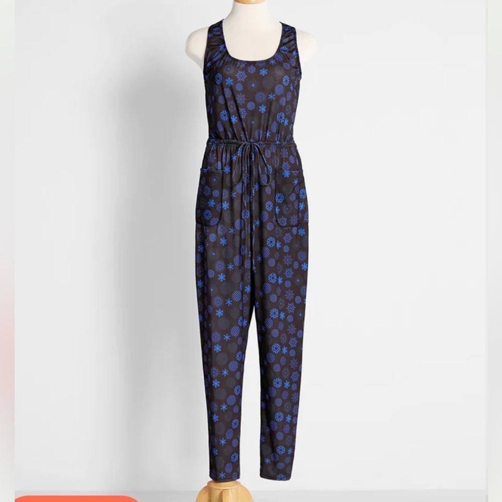 ModCloth Size Medium Snooze for Snowflakes Jumpsuit